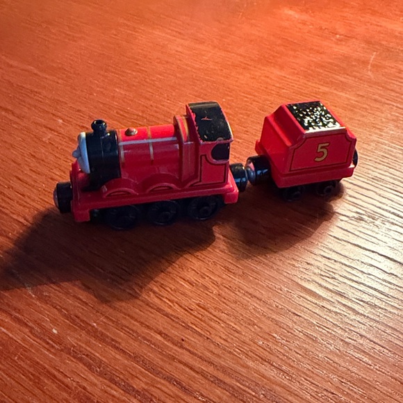 Thomas Train Metal Bundle of Trains and Cars - Picture 11 of 13